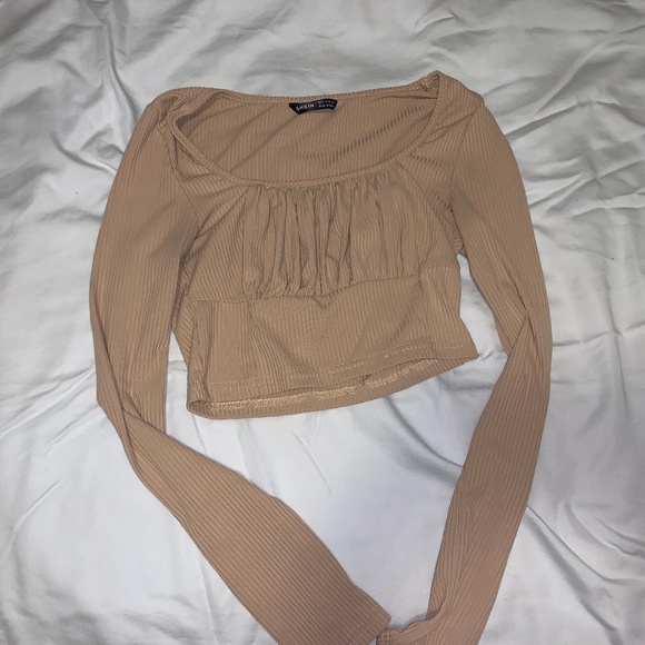 Long Sleeve Crop Top - Picture 2 of 3